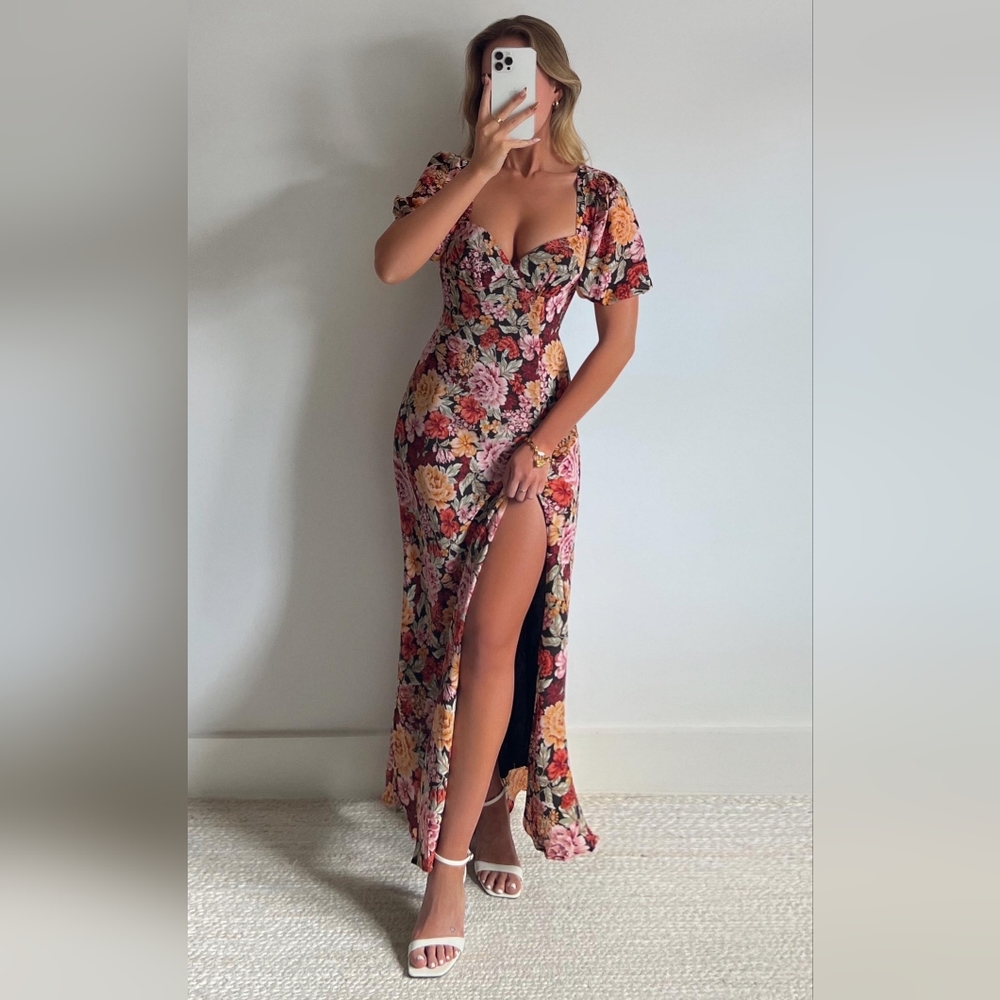 LORIE MAXI DRESS- SHORT SLEEVE CUT OUT TIE BACK DRESS IN BOHEME FLORAL